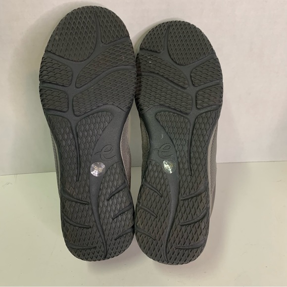 Easy Spirit Women’s Grey Zip Closure Sneakers Size 9.5 Wide - Picture 6 of 10